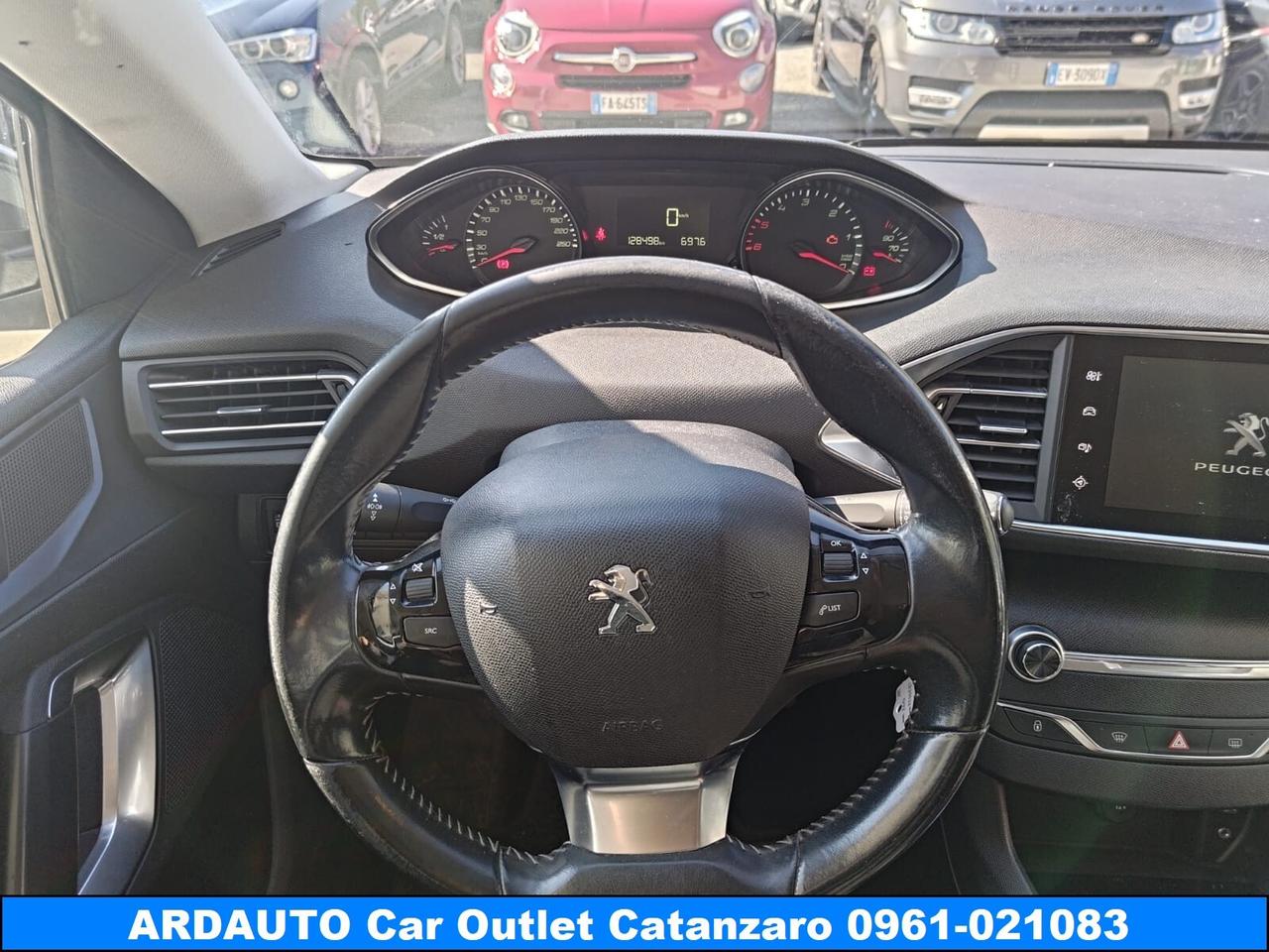 Peugeot 308 1.6 hdi 116 cv Neopatentati