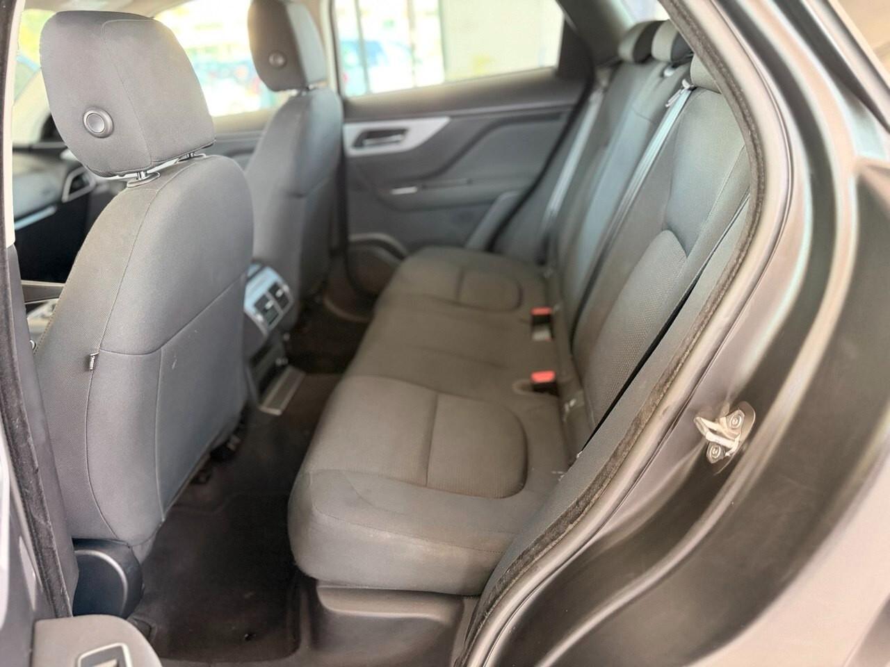 Jaguar F-Pace 2.0 D 180 CV aut. Prestige