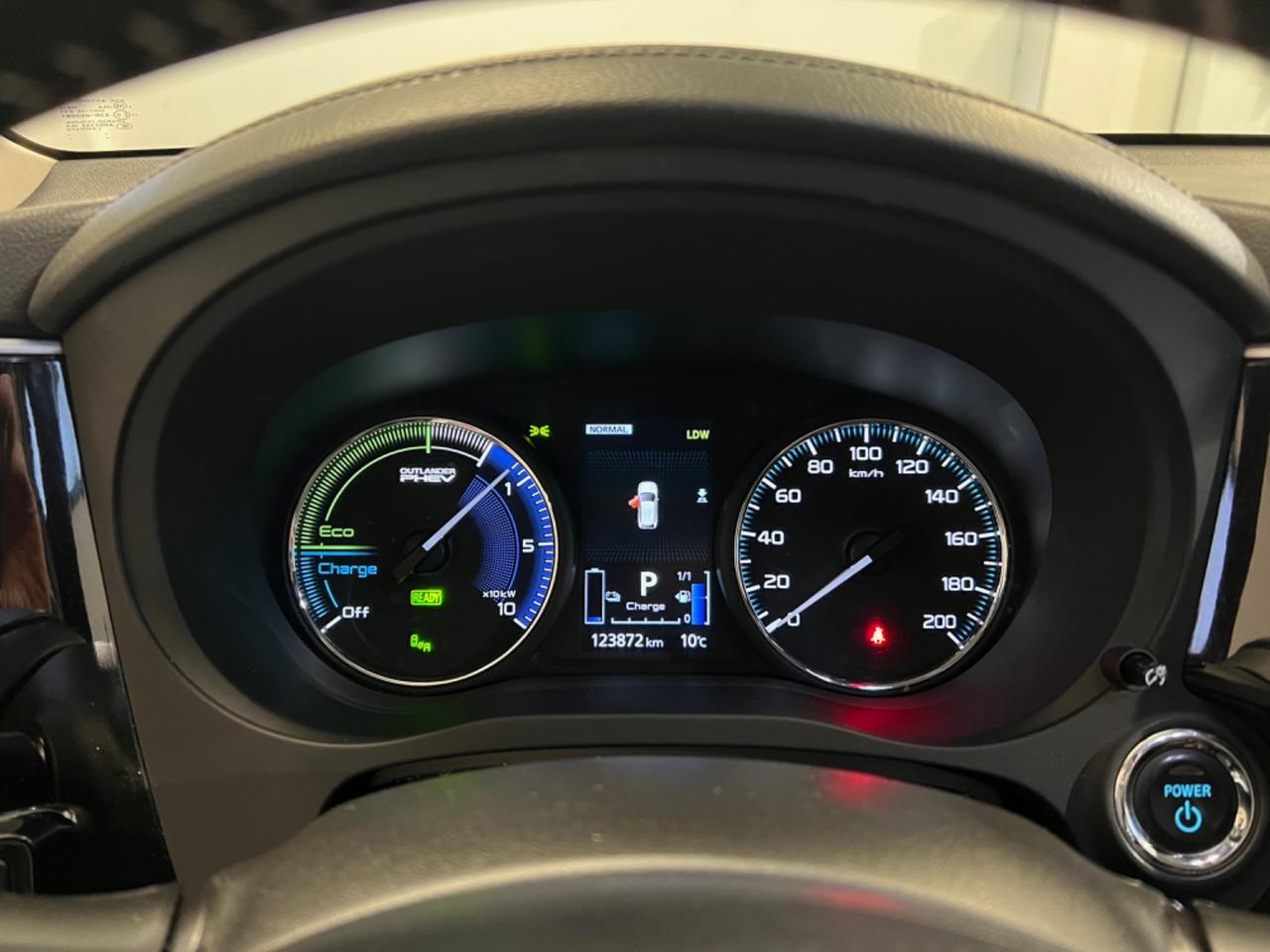 Mitsubishi Outlander 2.4 MIVEC 4WD PHEV Instyle Plus SDA