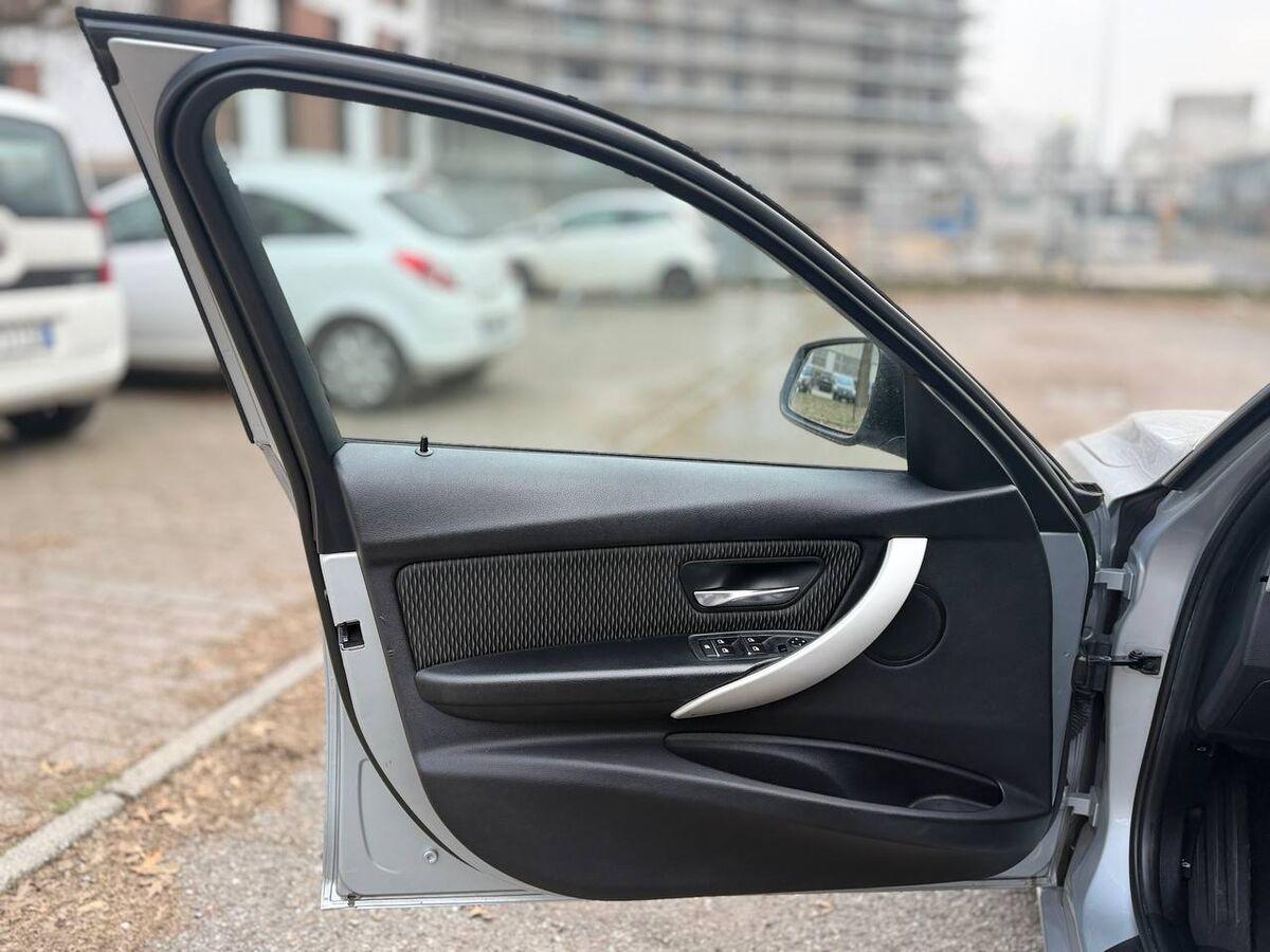 BMW Serie 3 Touring 318d Business Advantage auto BMW SERVICE!