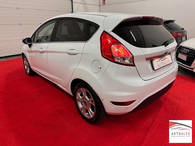 FORD - Fiesta 5p 1.5 tdci Black&White 75cv NEOPATENTATI