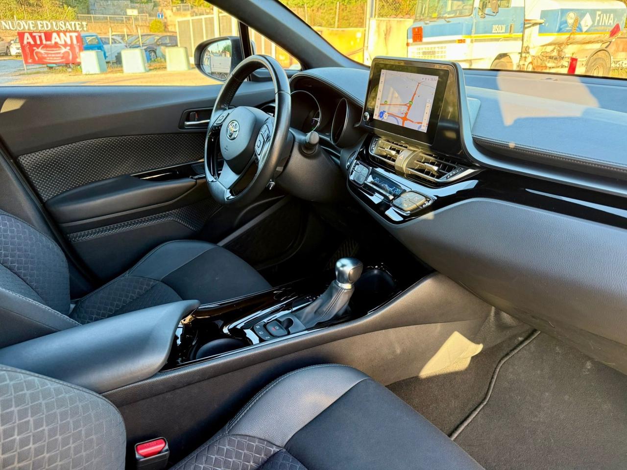 Toyota C-HR 2.0 Hybrid E-CVT Trend