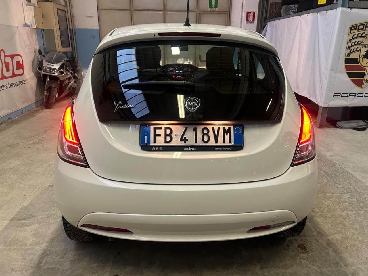Lancia Ypsilon 1.2 69 CV 5 porte Platinum