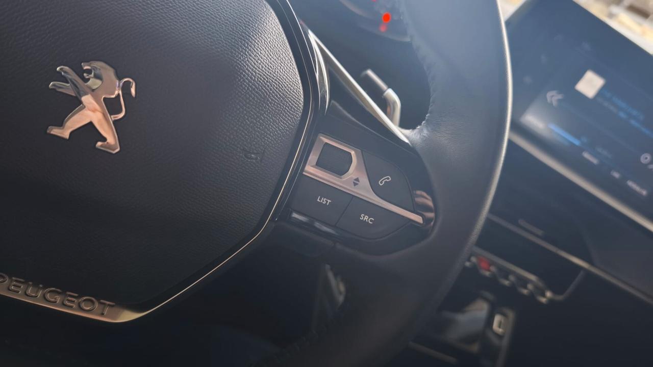 Peugeot 2008 BlueHDi 130 S&S EAT8 Allure