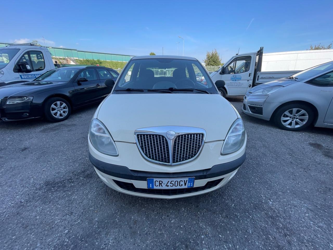 Lancia Ypsilon 1.2 Oro