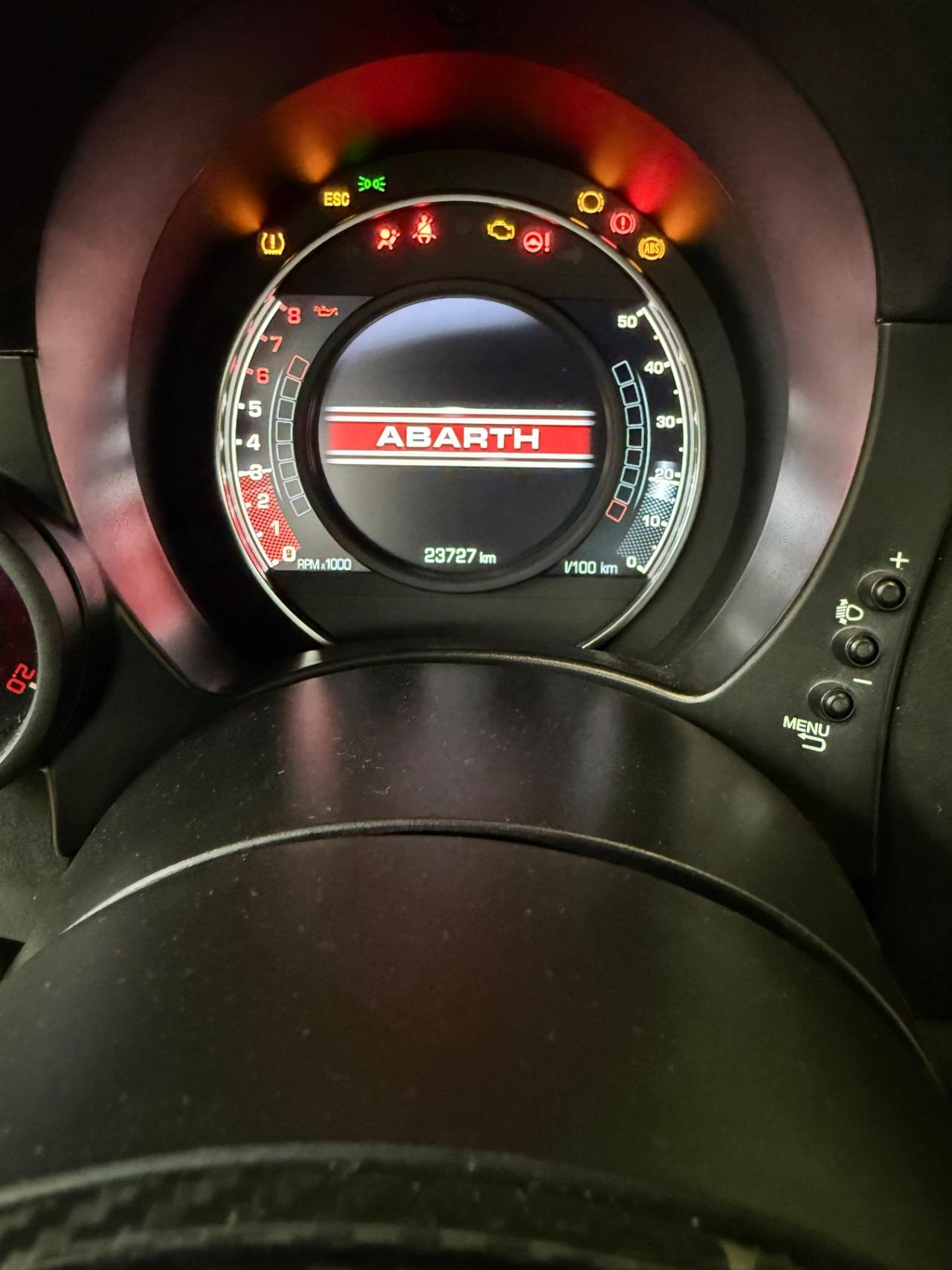 Abarth 695 1.4 Turbo T-Jet 180 CV. ESSEESSE