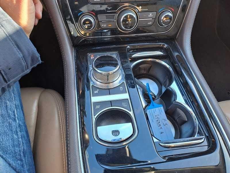 Jaguar XJ 3.0d V6 Portfolio auto my13