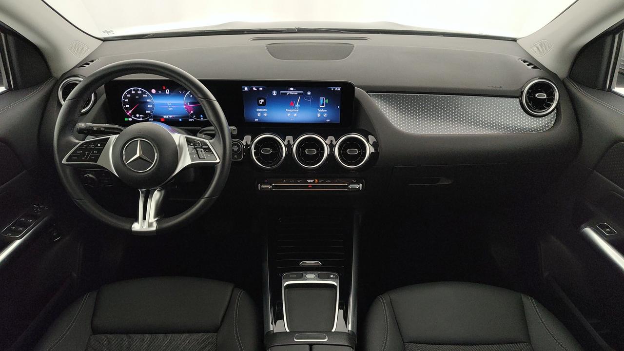 Mercedes-Benz GLA 180 d Progressive Advanced auto