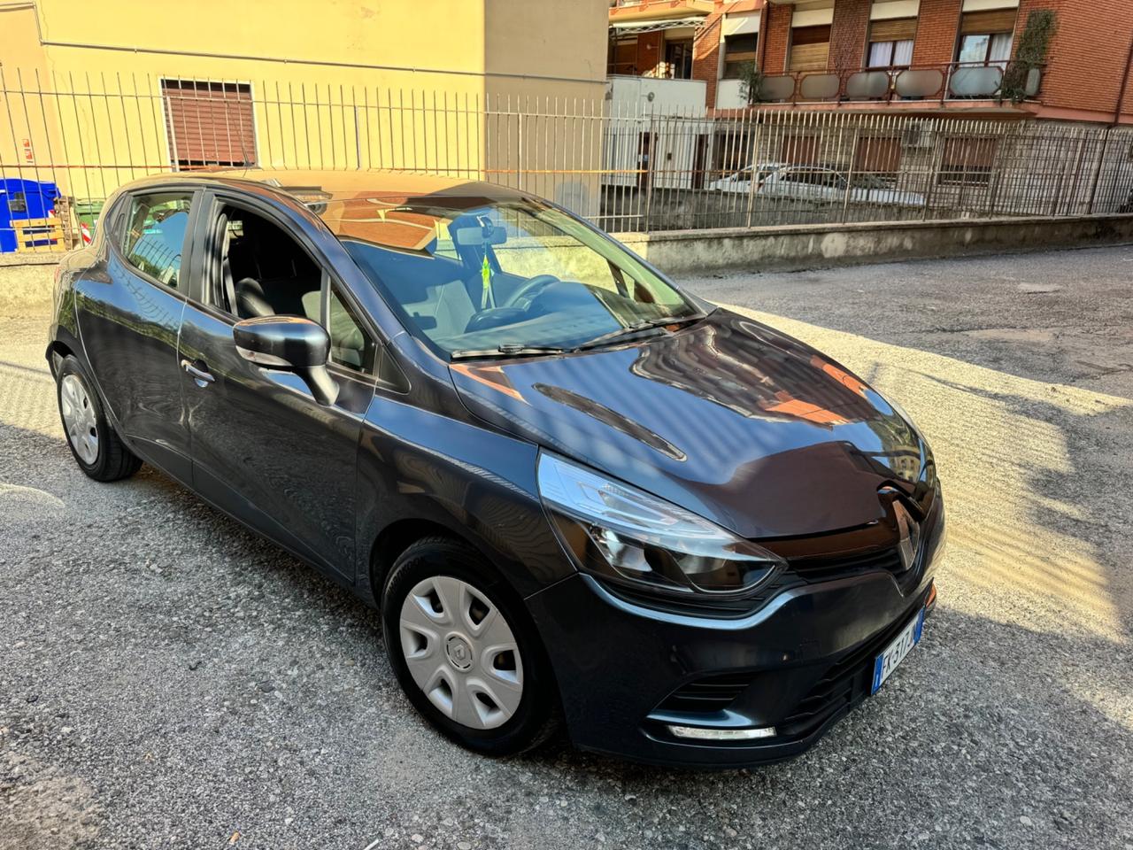 Renault Clio 1.2 75CV 5 porte Zen