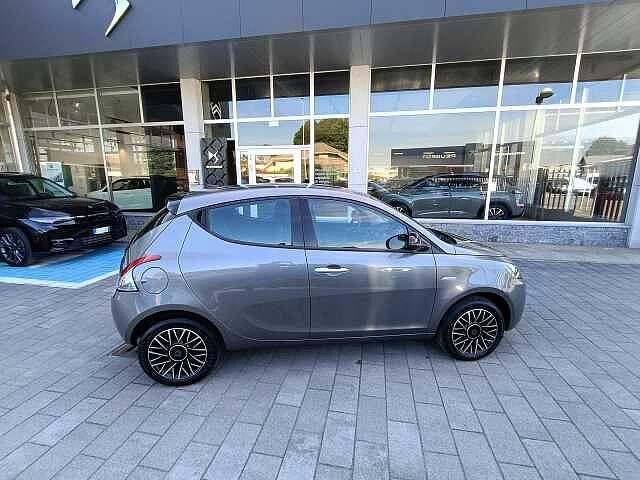 Lancia Ypsilon 1.0 Hybrid 69cv PLATINO AZIENDALE