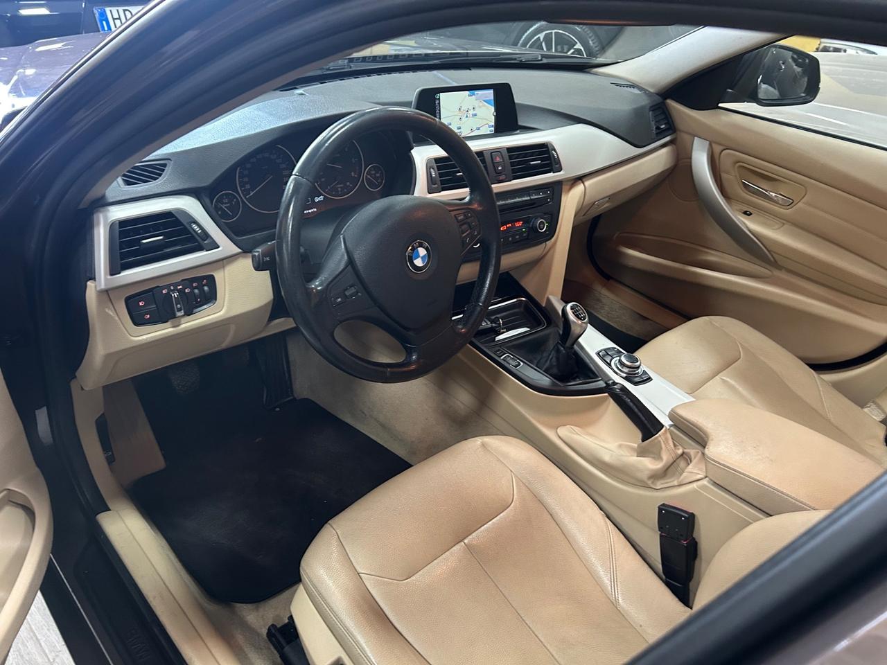 BMW 318d Touring 143 cv “PELLE/NAVI/SENSORI”-2015
