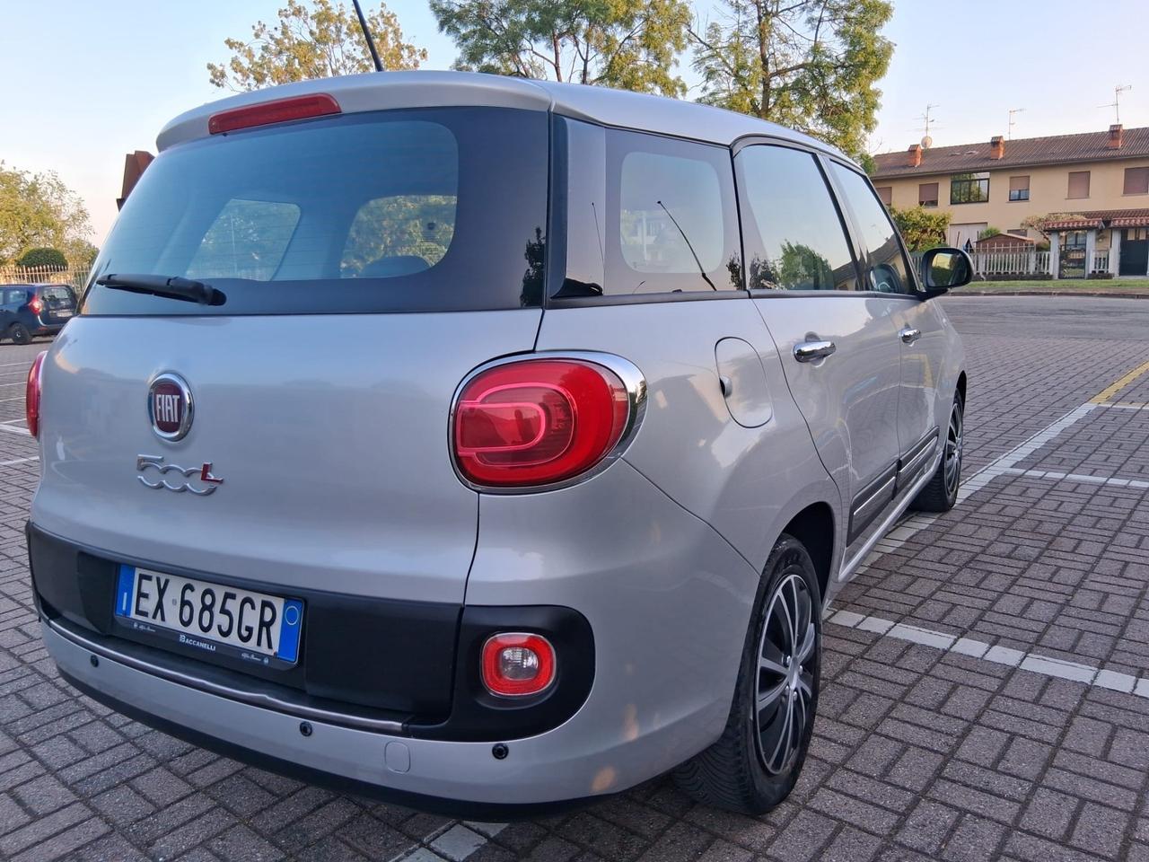 Fiat 500L. LIVING 1.6 Multijet 120 CV Lounge..CELL 320 147 1147 WUATSAPP