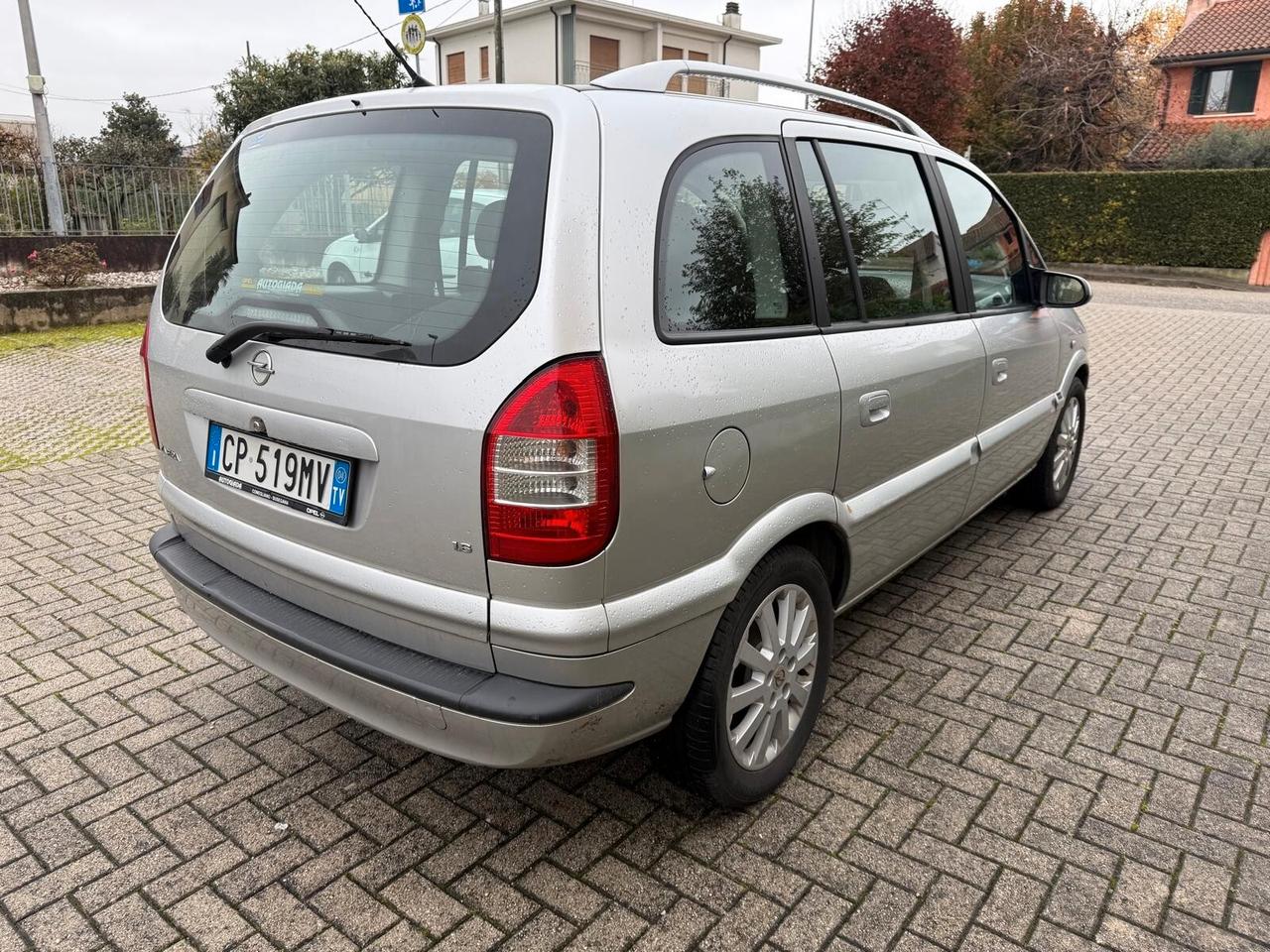 Opel Zafira Elegance 7 POSTI