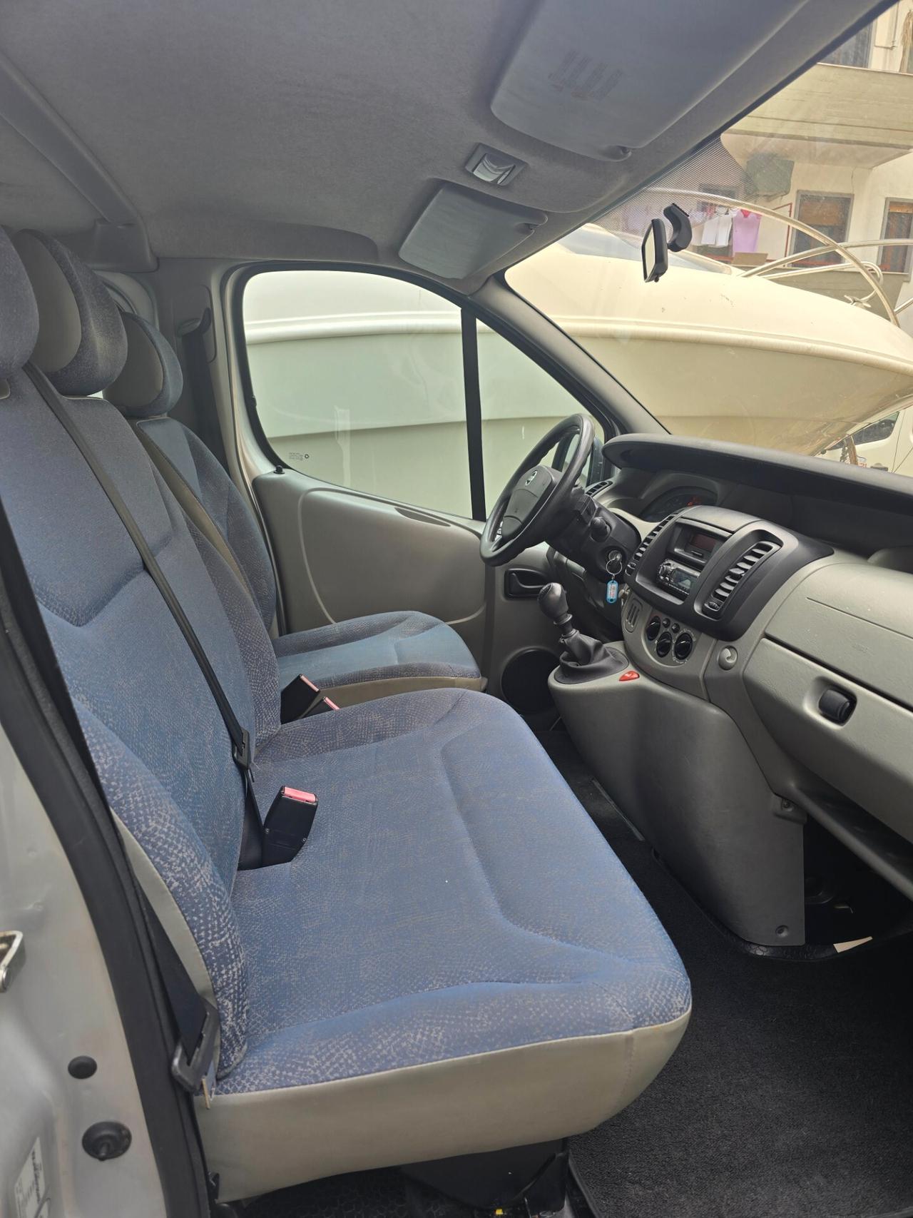 Nissan Primastar C29 6 Posti + Sollevatore idraulico per Carrozzina