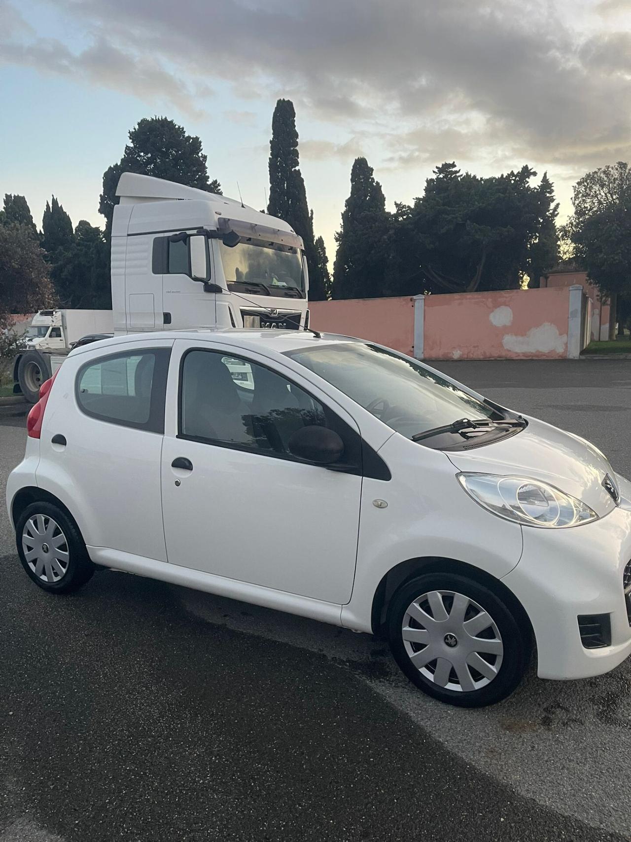 Peugeot 107 1.0 68CV 5p. Desir