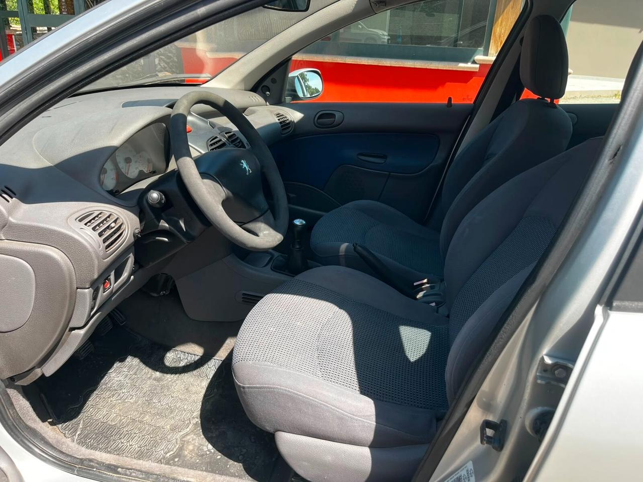 Peugeot 206 1.1 5p. XT
