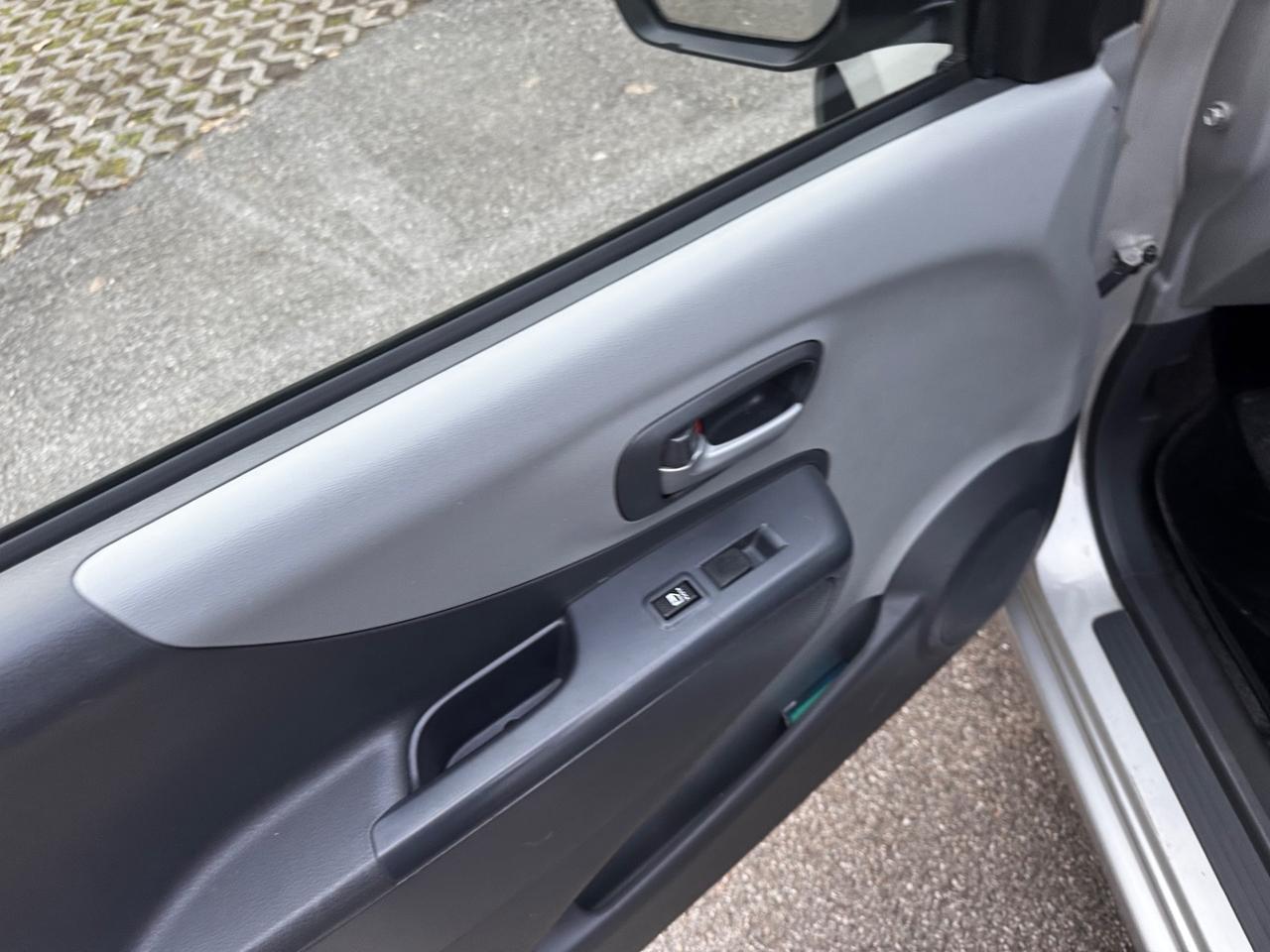 Suzuki Alto 1.0 con 77000km neopatentati