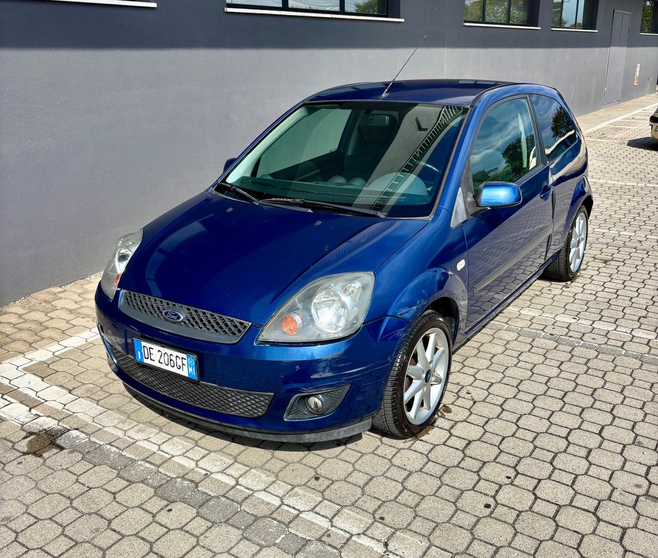 Ford Fiesta 1.4 TDCi 3p. Ghia !! ( SOLI 60.000 km ) !!