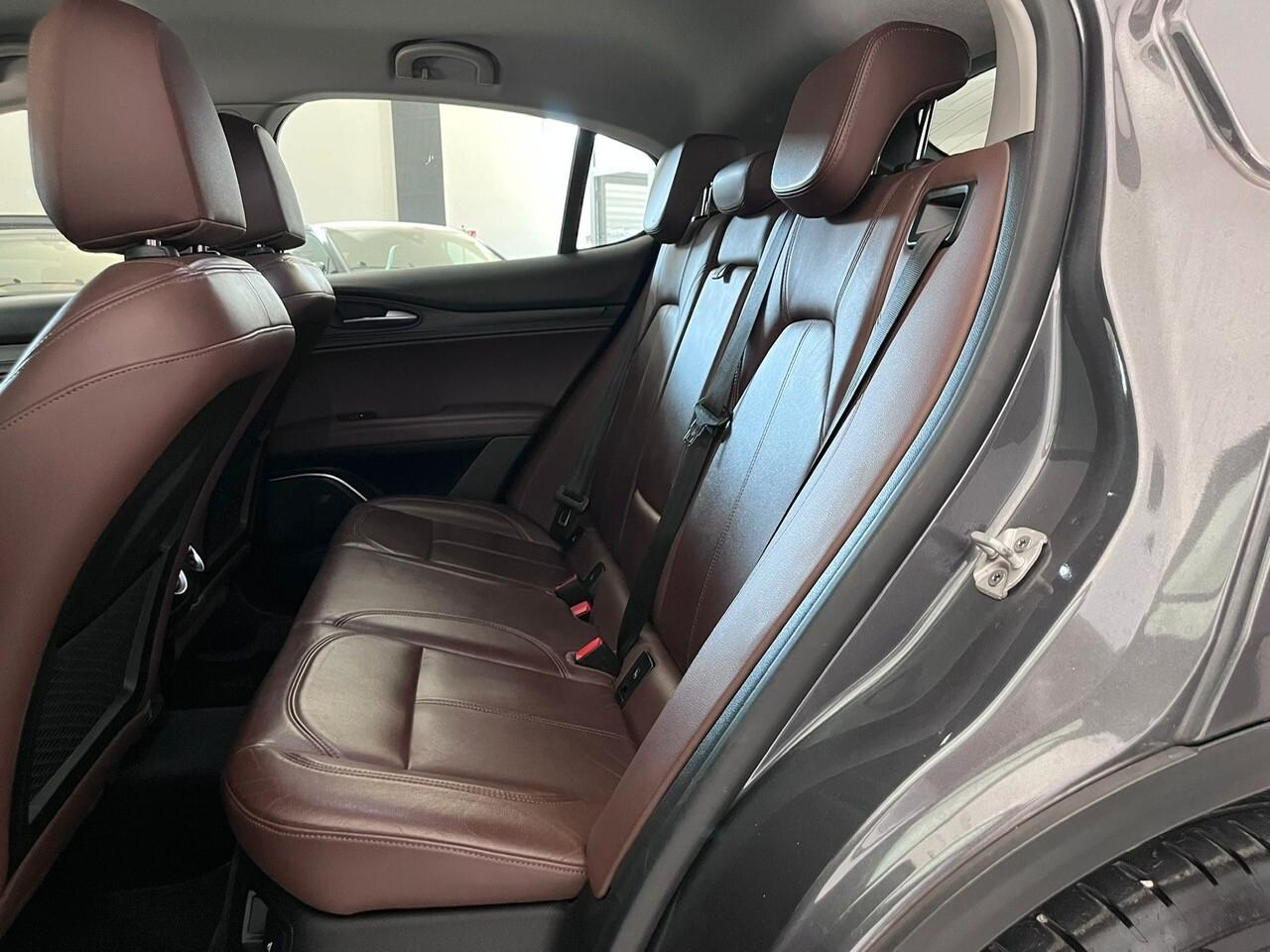 Alfa Romeo Stelvio 2.2 180 CV AT8