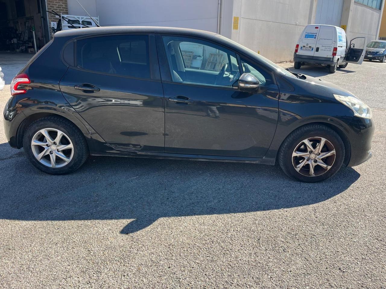 Peugeot 208 1.2 VTi 5p allure ( LEGGERE )