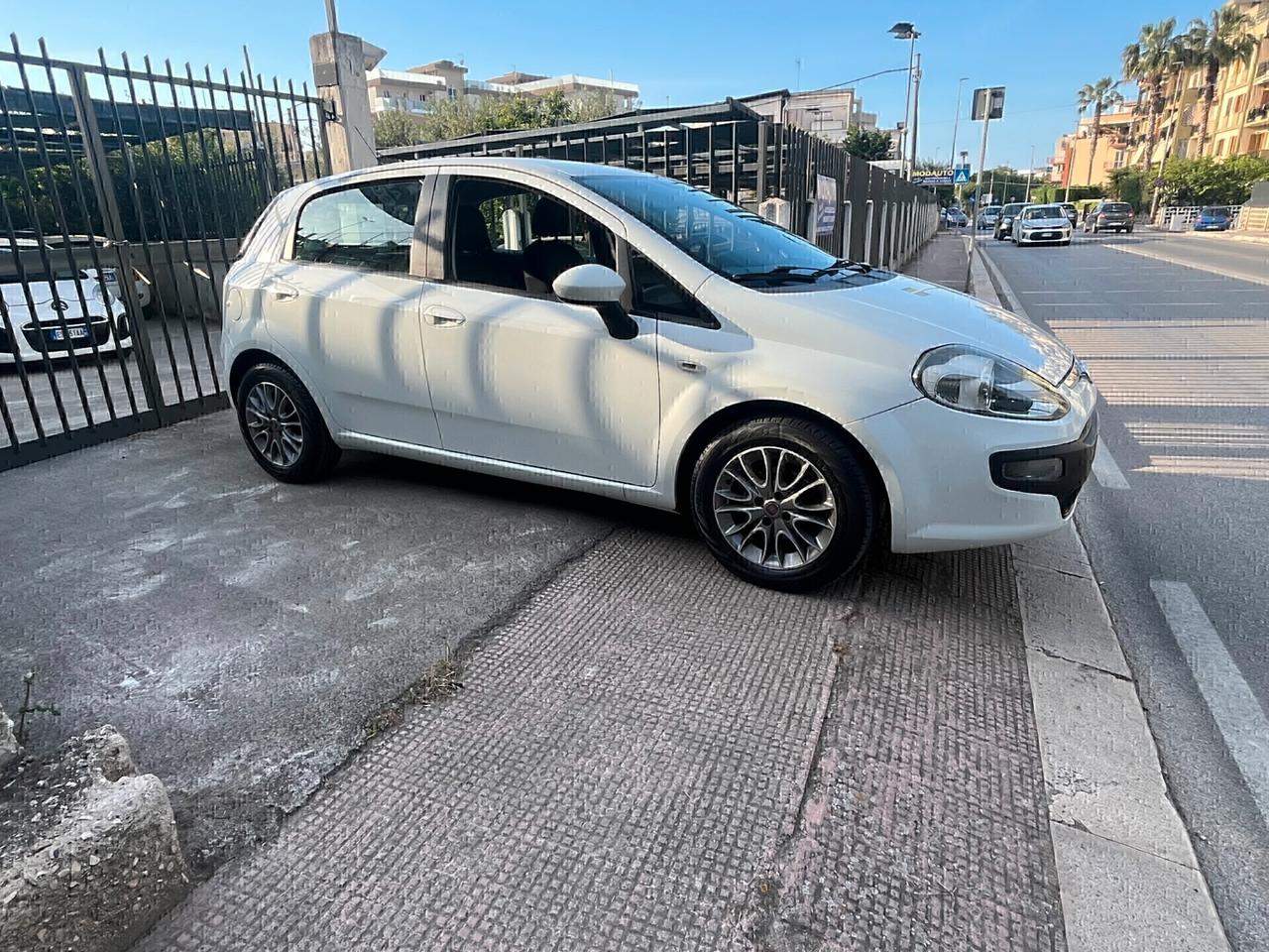 Fiat Punto 1.3 Mjt 75 CV Neopatentati UsatoSicuro