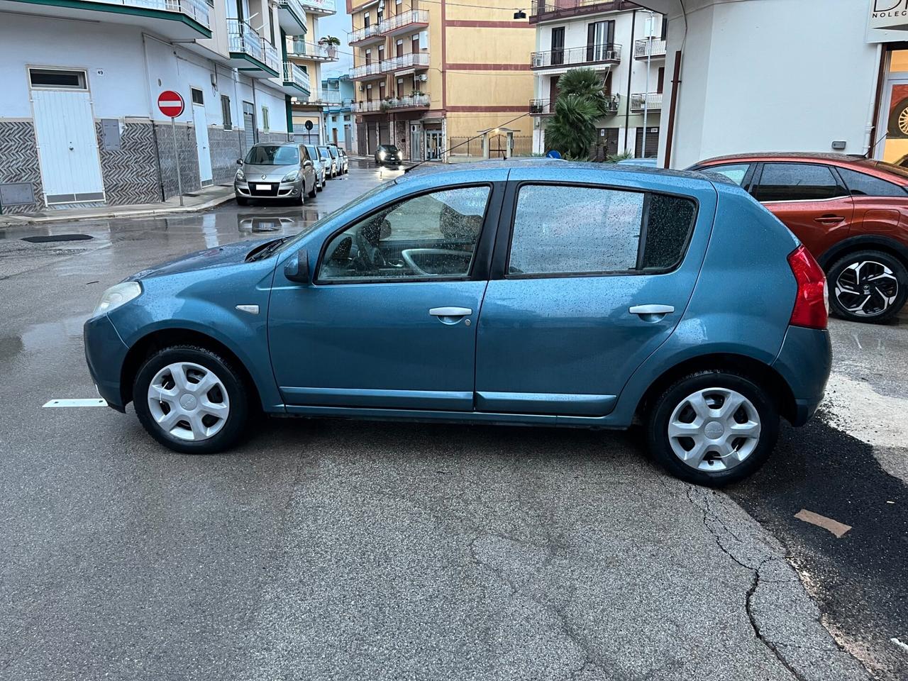 Dacia Sandero 1.4 8V Lauréate