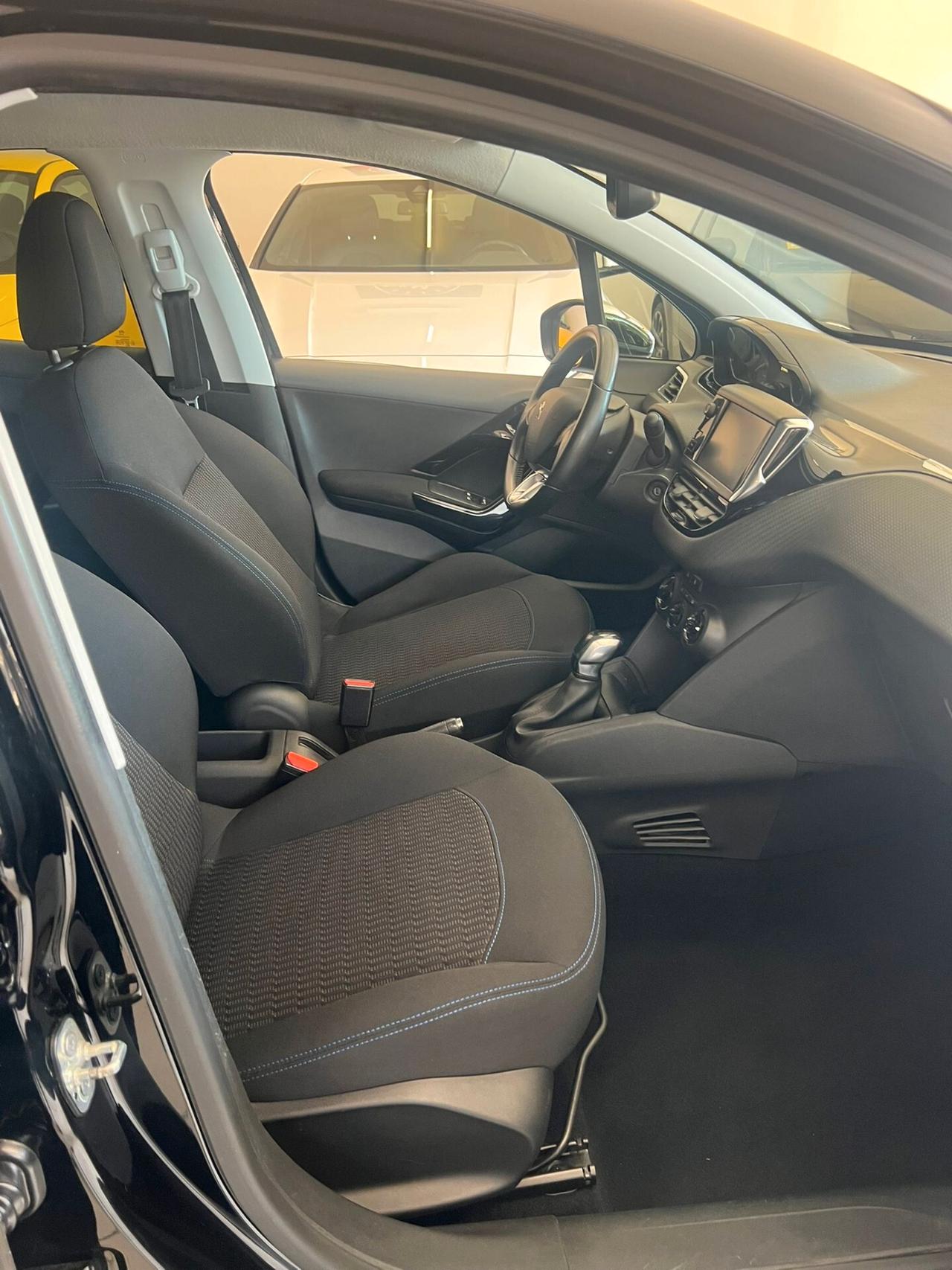 Peugeot 208 BlueHDi 75 5 porte Allure