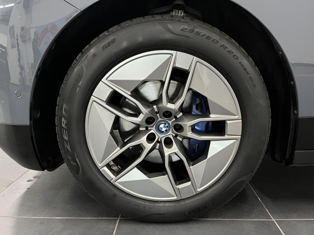 BMW iX 50 pacchetto sportivo xDrive