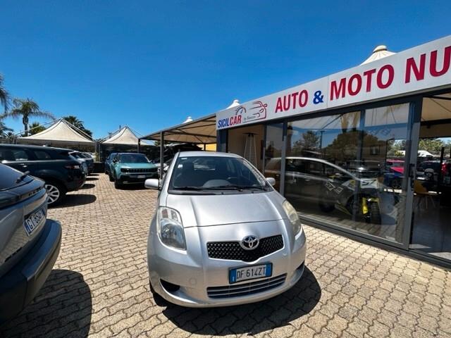 Toyota Yaris 1.0 5 porte Sol