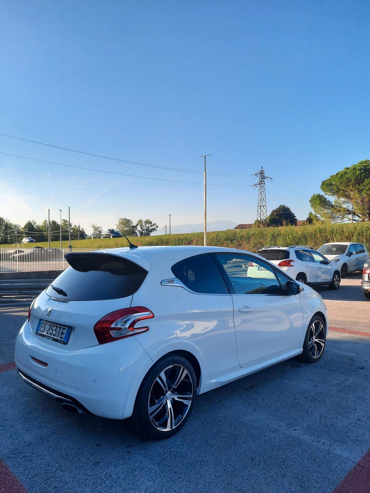 Peugeot 208 1.6 THP 200 CV 3 porte GTi