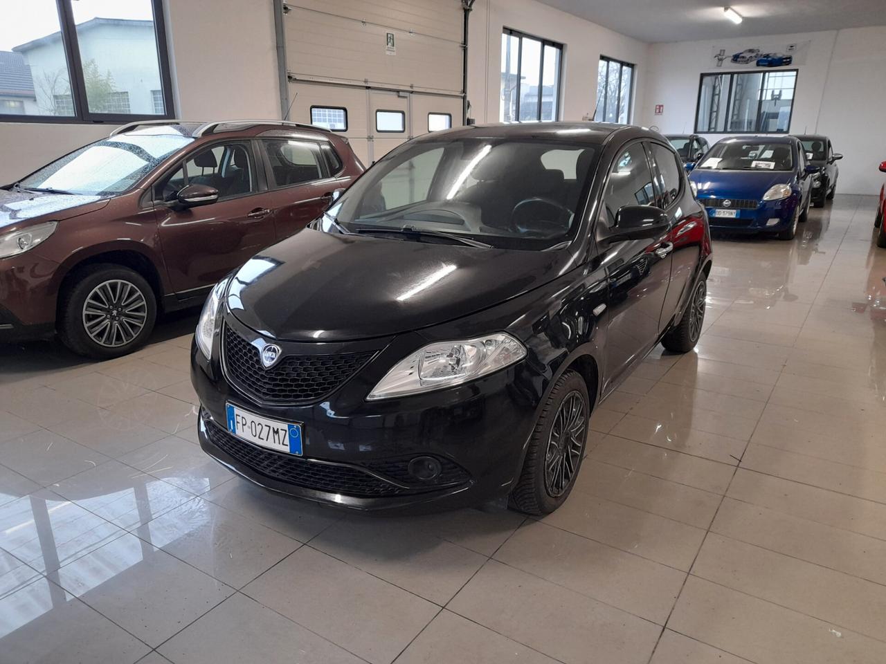 Lancia Ypsilon 1.2 69 CV 5 porte Gold