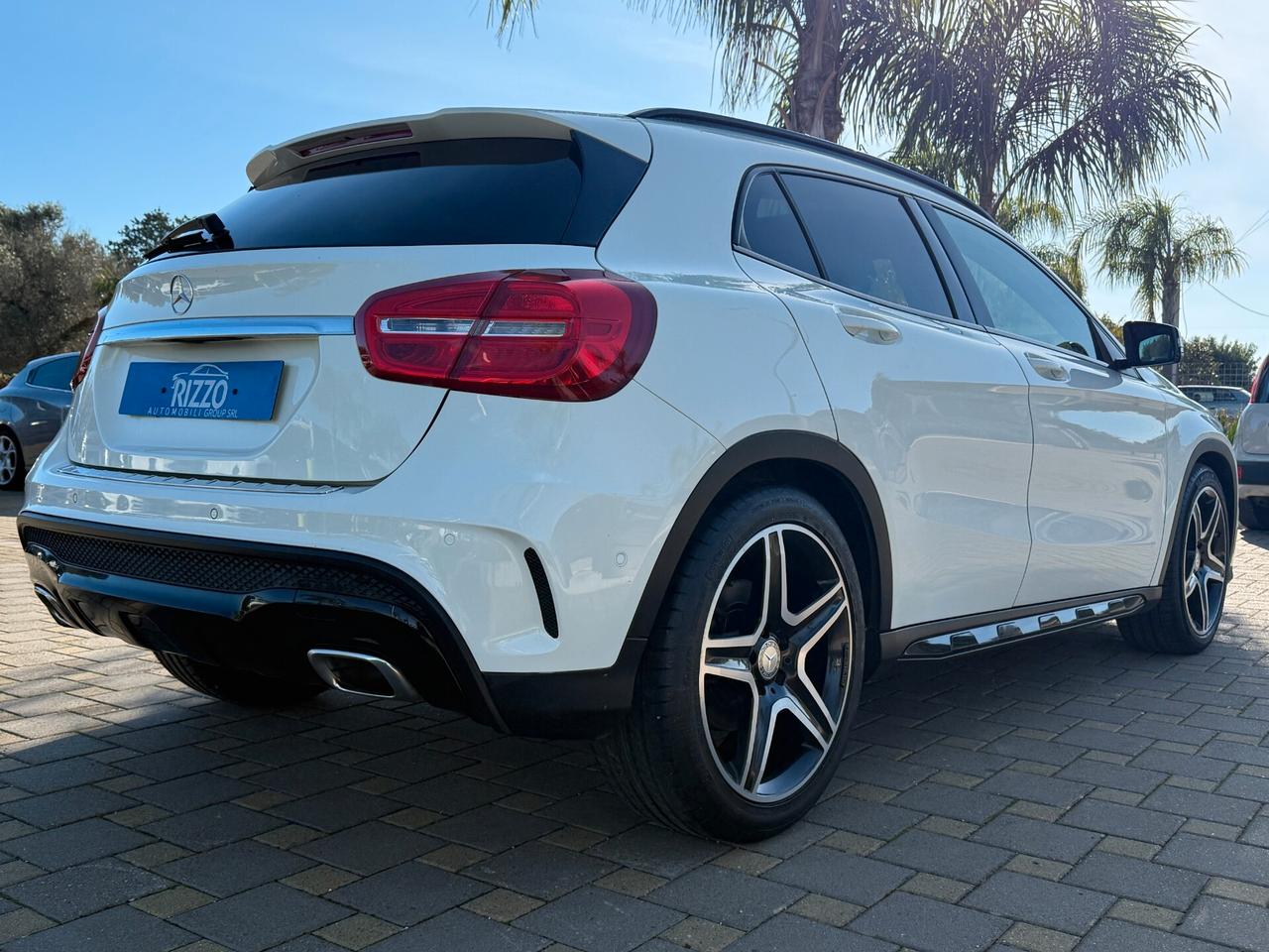 Mercedes-benz GLA 200d Premium Amg Tetto Pelle Navi 12/2015
