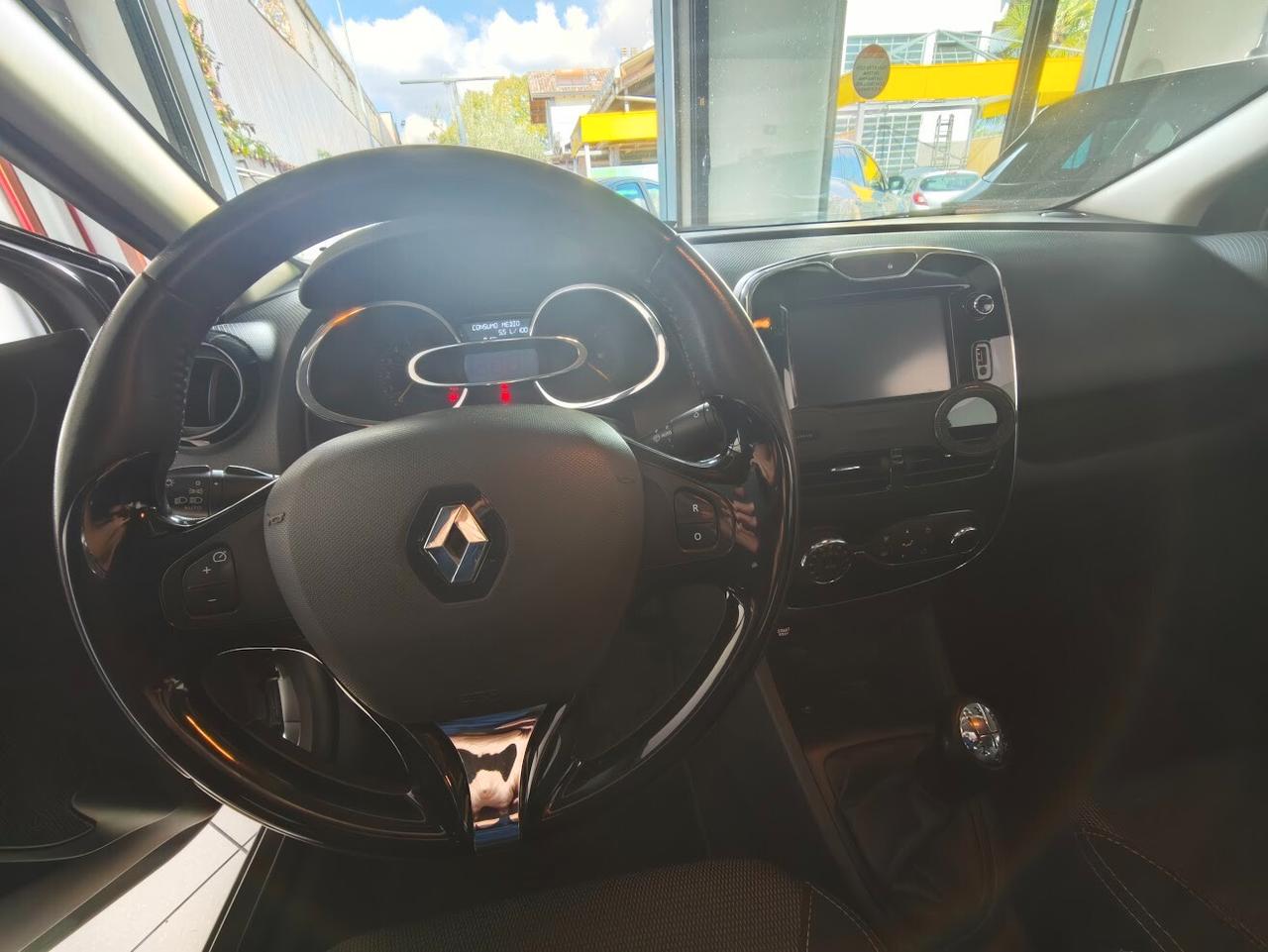 Renault Clio 1.2 75CV 5 porte ESENZIONE BOLLO!