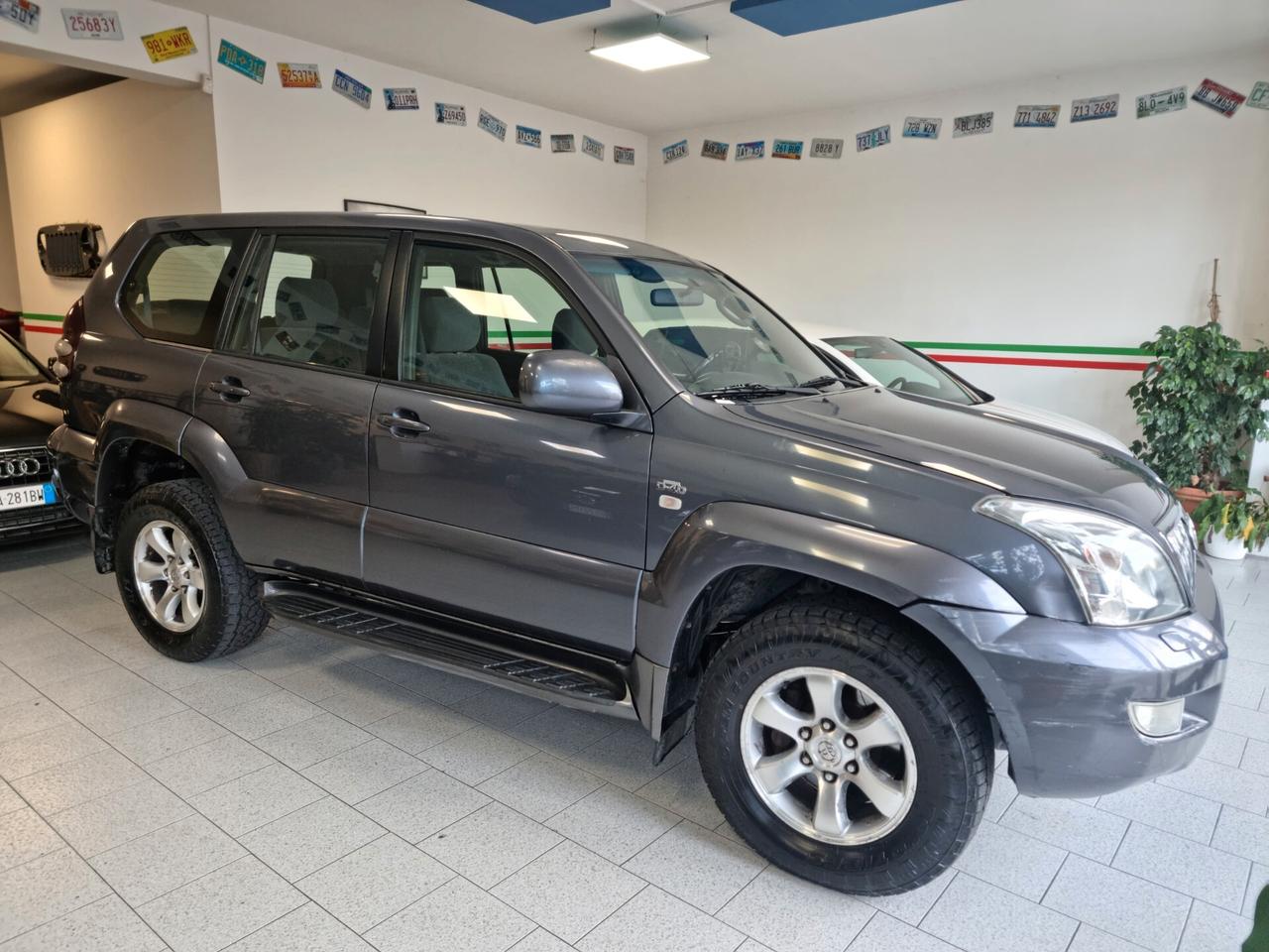 Toyota Land Cruiser 3.0 D-4D 8 POSTI