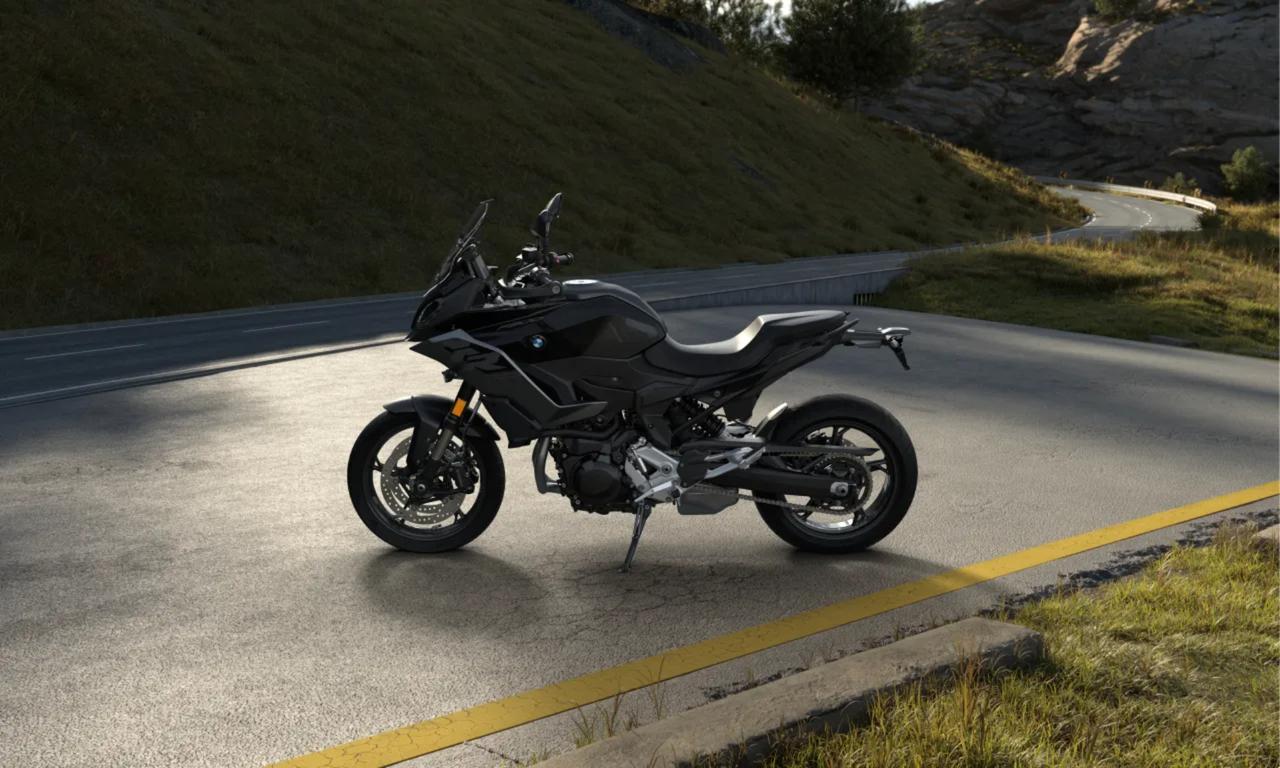 BMW F 900 XR Triple Black