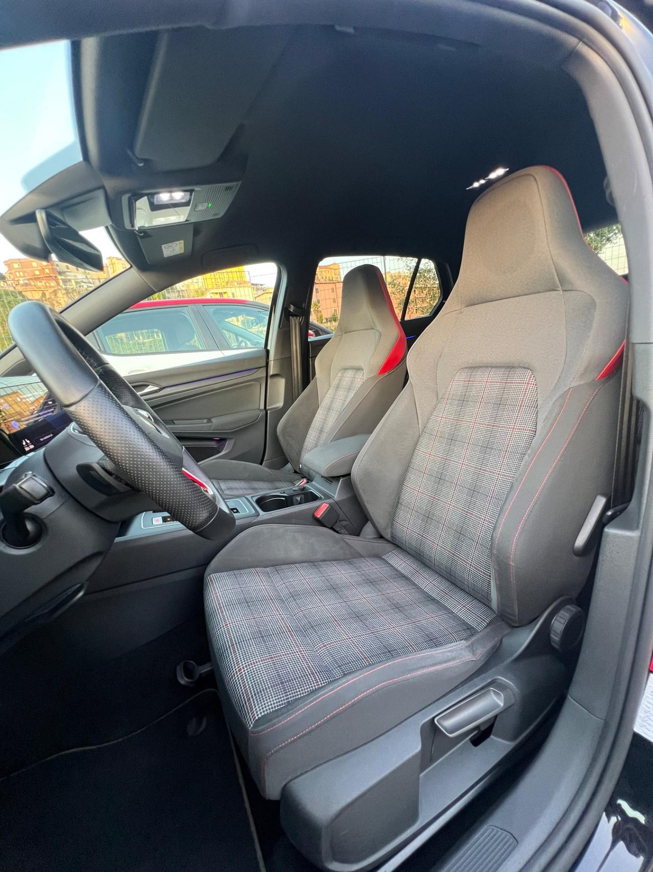 Volkswagen Golf GTI 2.0 TSI DSG
