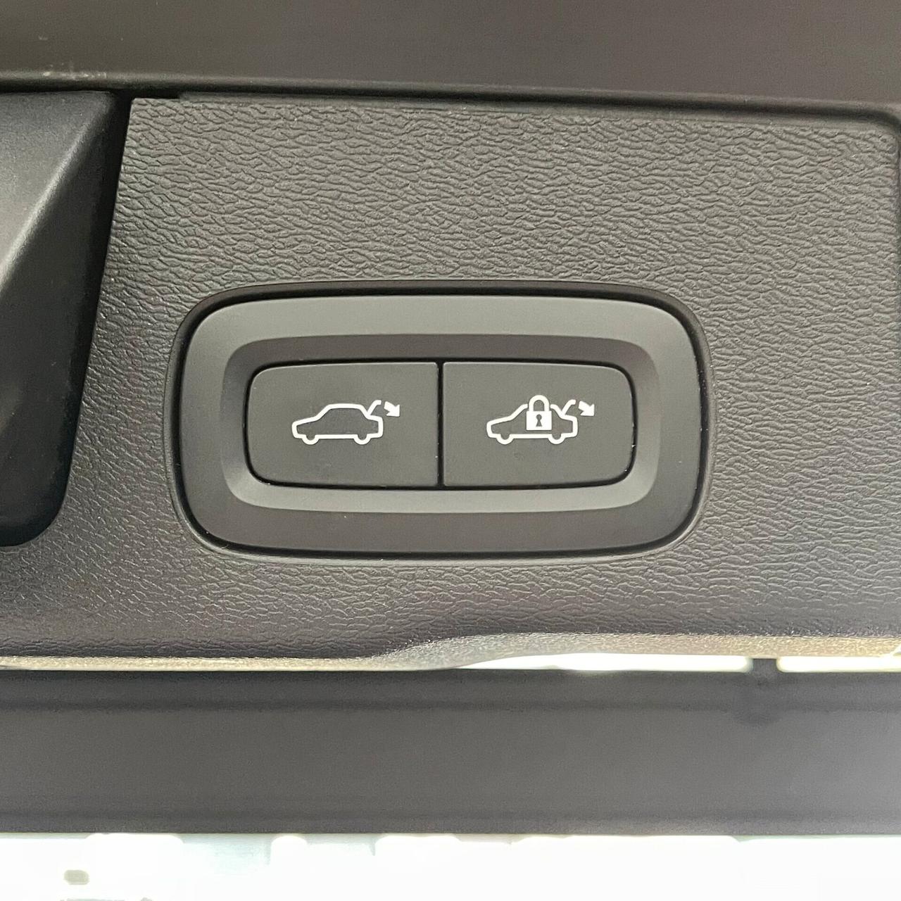 Volvo XC60 B4 AWD Plus Dark N1 Autocarro