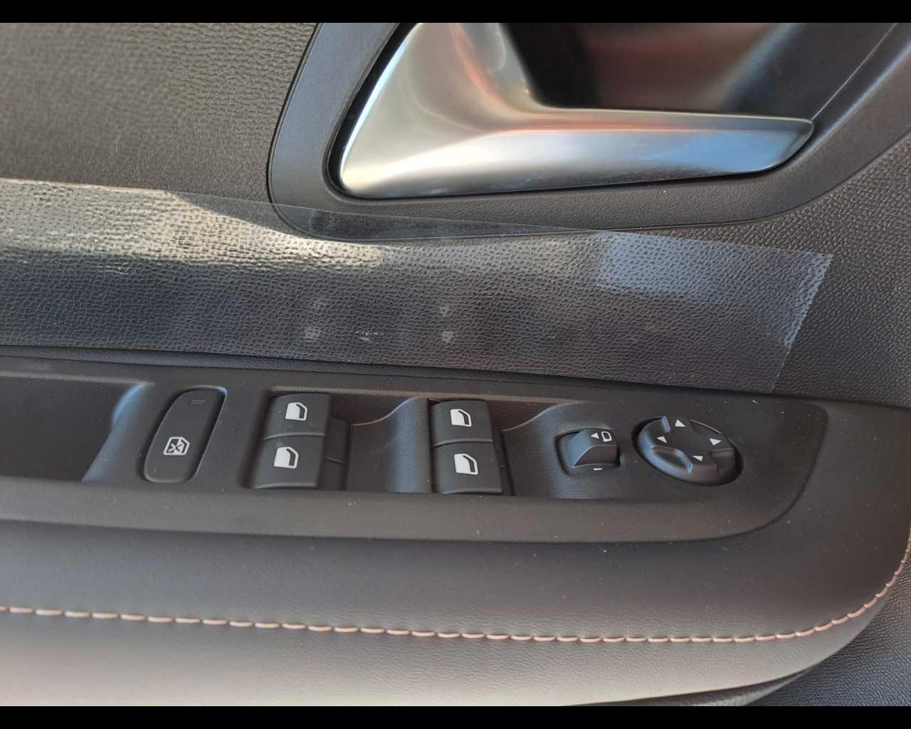 PEUGEOT 208 5P - ALLURE Hybrid 110 E-DCS6
