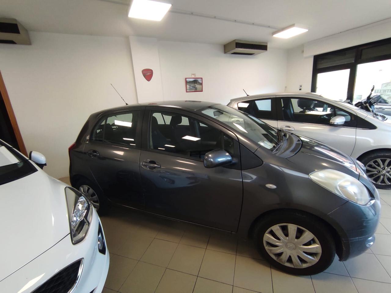 Toyota Yaris 1.3 5 porte Navi