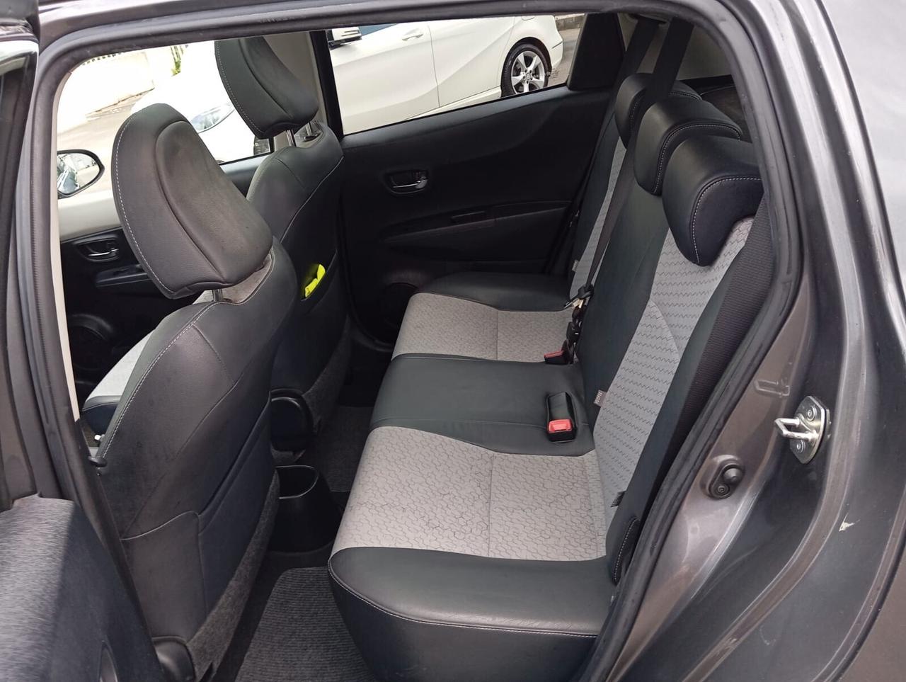 Yaris 1.3 5 porte Lounge "KM CERTIFICATI"