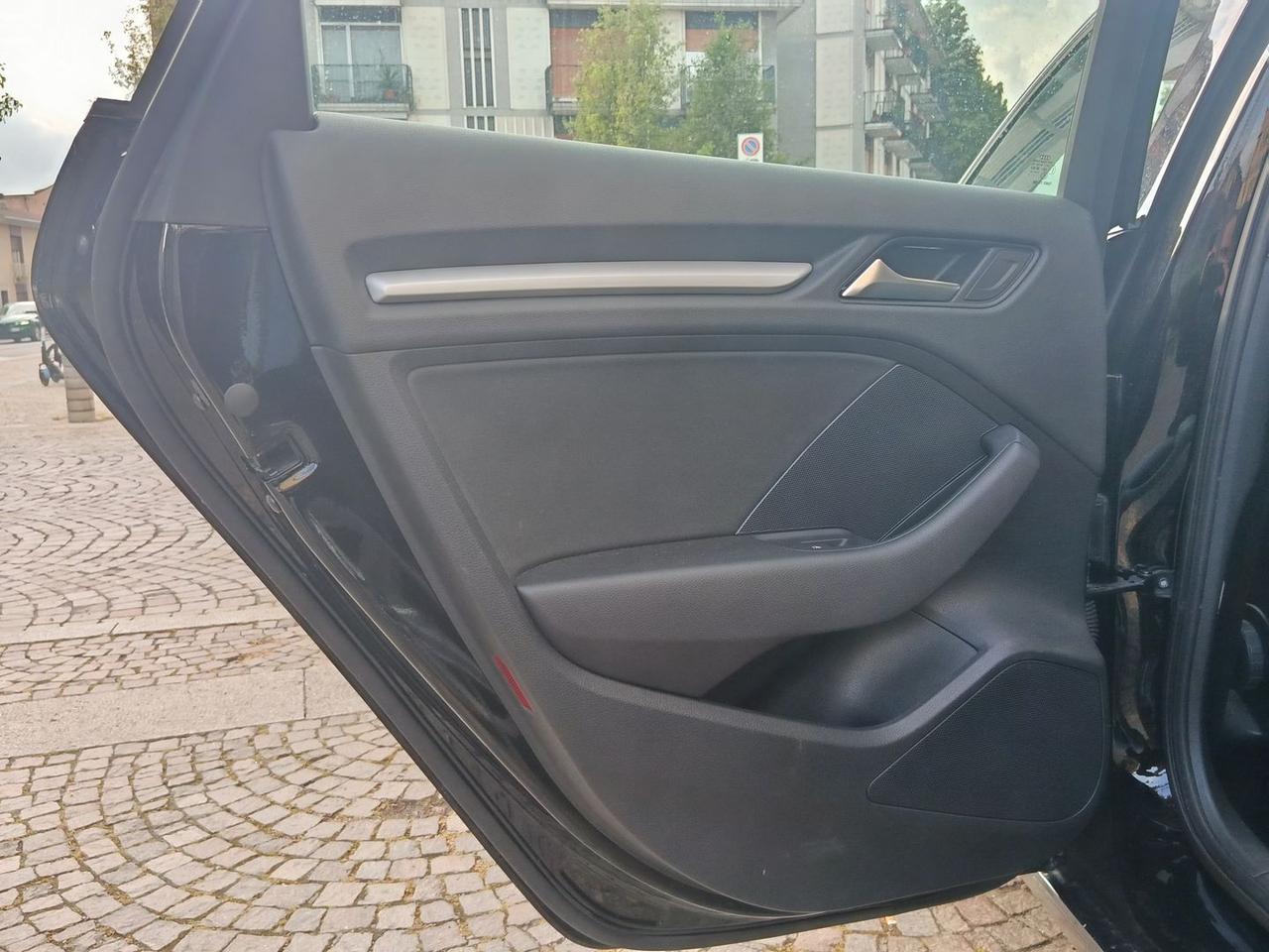 Audi A3 Business 1.6 30 TDI #10427