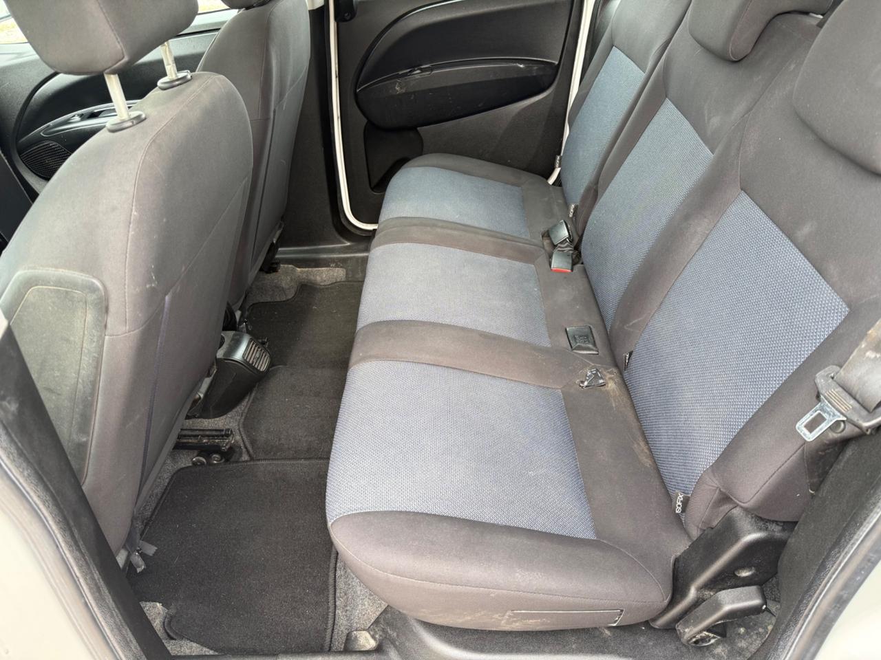 Opel Combo 1.6 CDTi 105CV PC-TN Cosmo