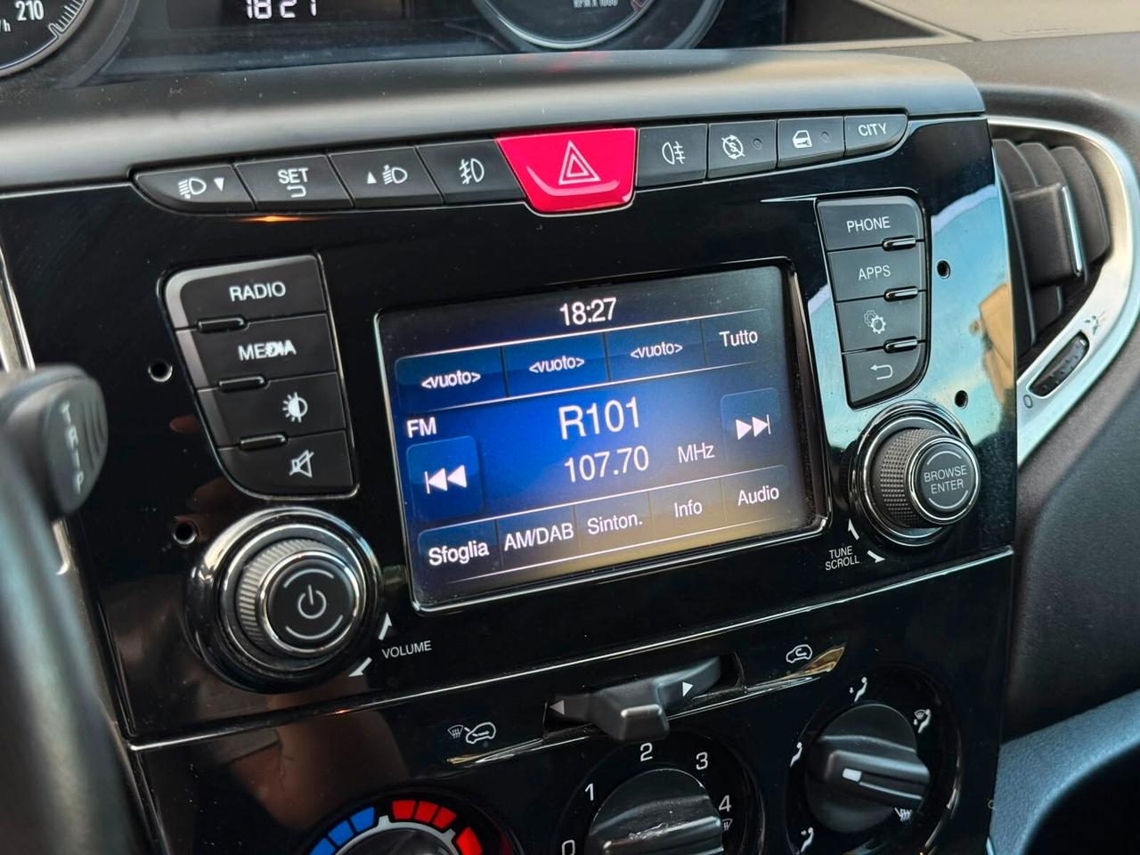 Lancia Ypsilon 1.0 FireFly 5 porte S&S Hybrid Gold