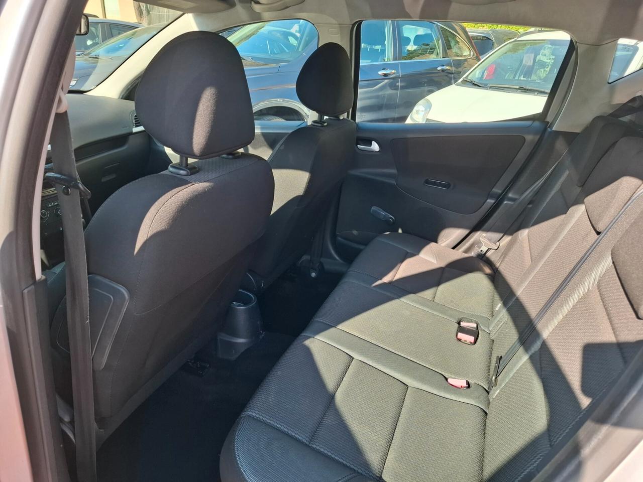 Peugeot 207 1.6 8V HDi 93CV SW X Line