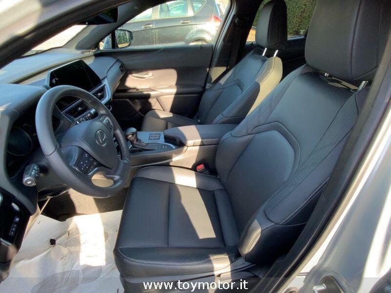 Lexus UX Hybrid Design