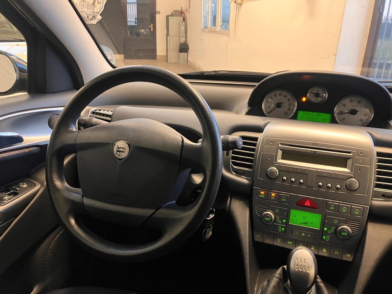 Lancia Ypsilon 1.4 16v Platino NEOPATENTATI