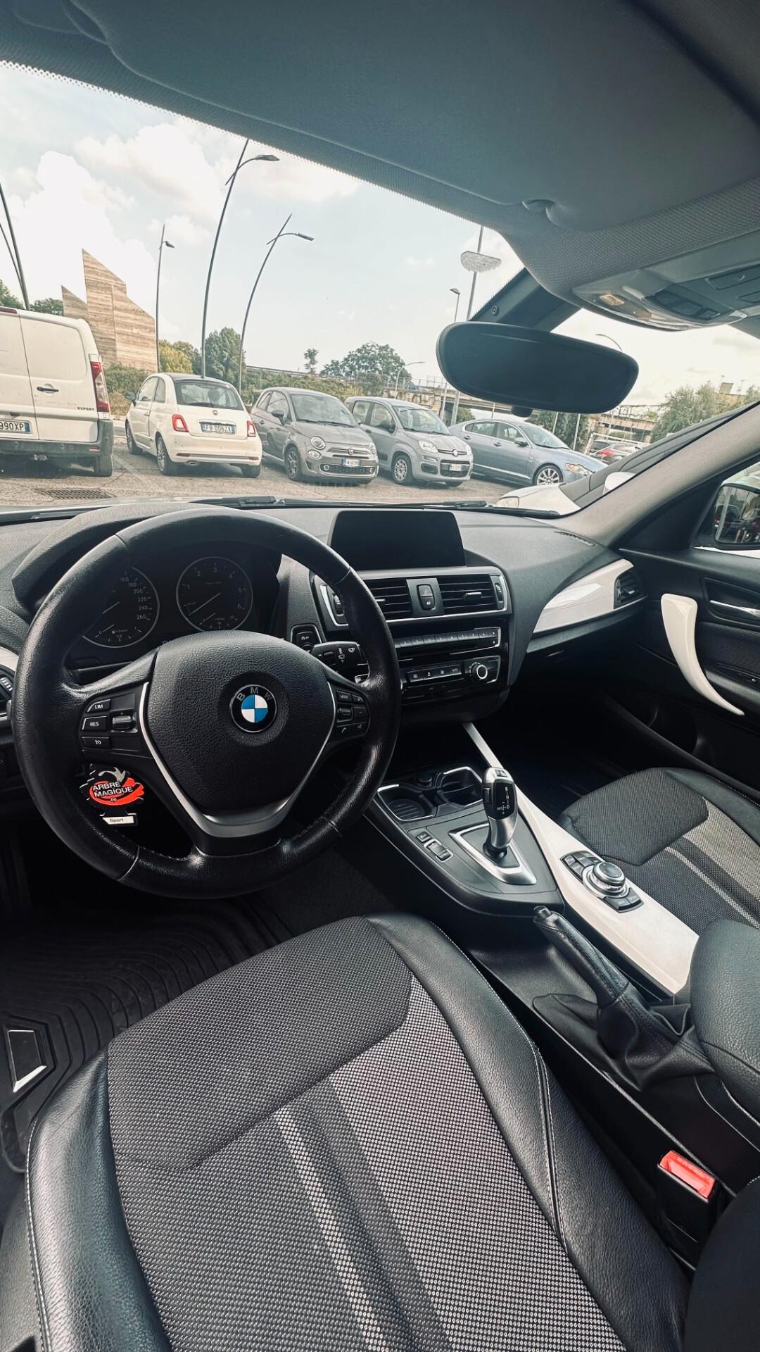 Bmw 116 116d 5p. Urban