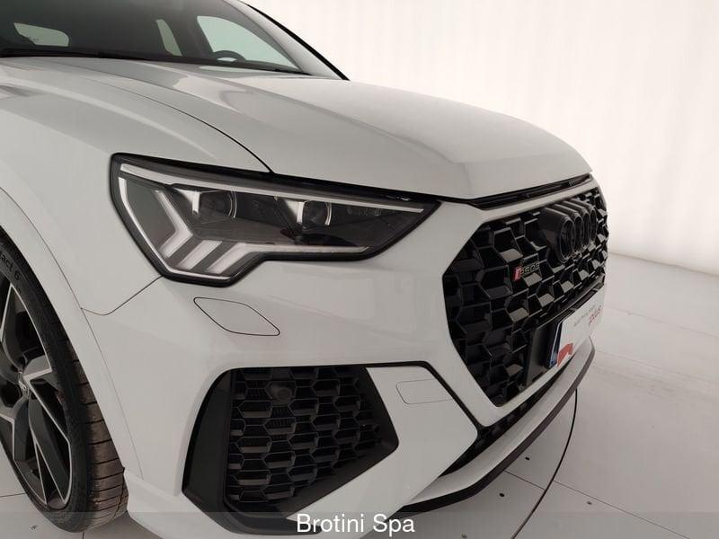 Audi Q3 RS Q3 quattro S tronic