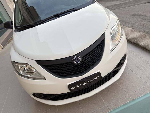 LANCIA Ypsilon 1.0 FireFly 5 porte S&S Hybrid Ecochic Silver.