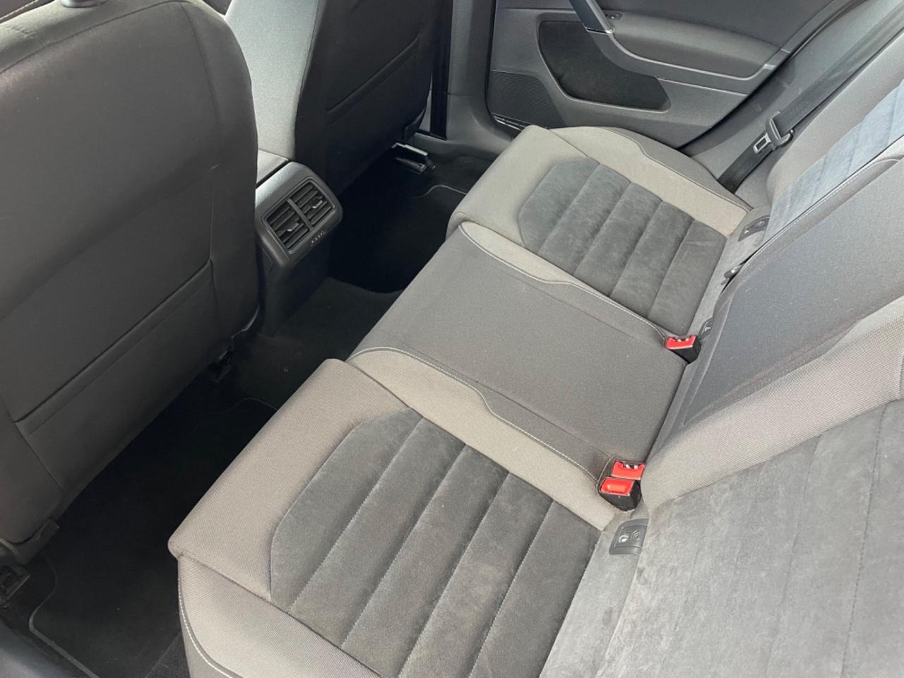 Volkswagen Golf 1.6 TDI DSG Highline BlueMotion Technology